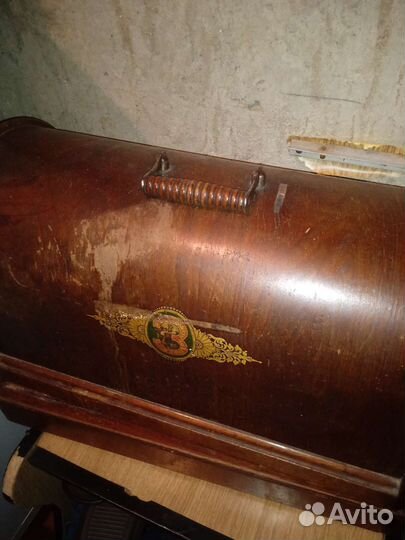 Швейная машина Singer