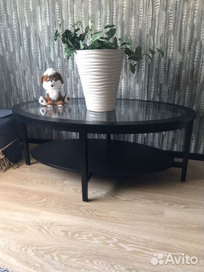 Журнальный столик IKEA со стеклом