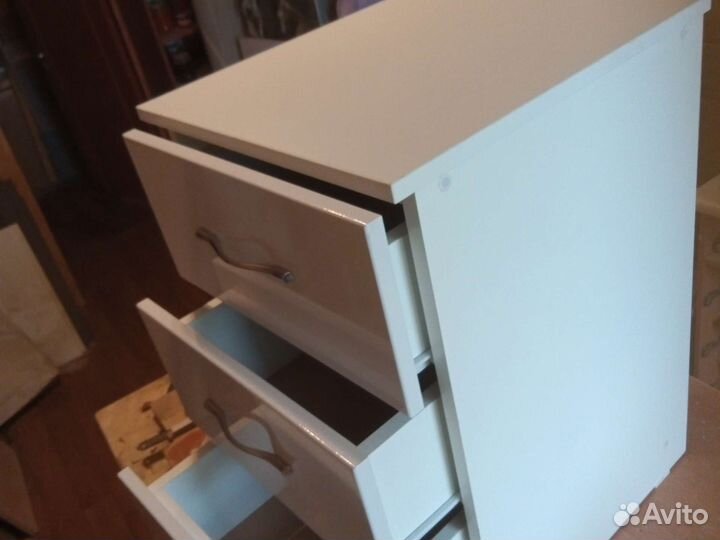 Тумба прикроватная белая