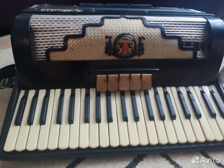 Аккордеон royal standard