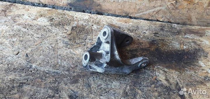 Кронштейн кпп Opel Insignia 2008-2017