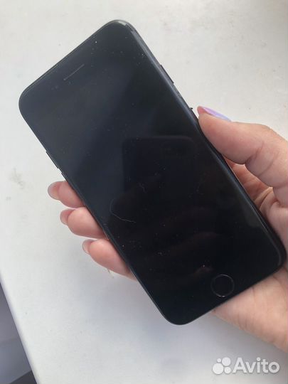 Телефон iPhone 7