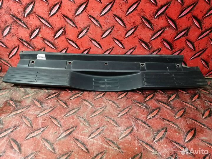 Накладка заднего бампера Mitsubishi Pajero 4