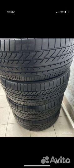 Yokohama BluEarth RV-02 245/40 R20