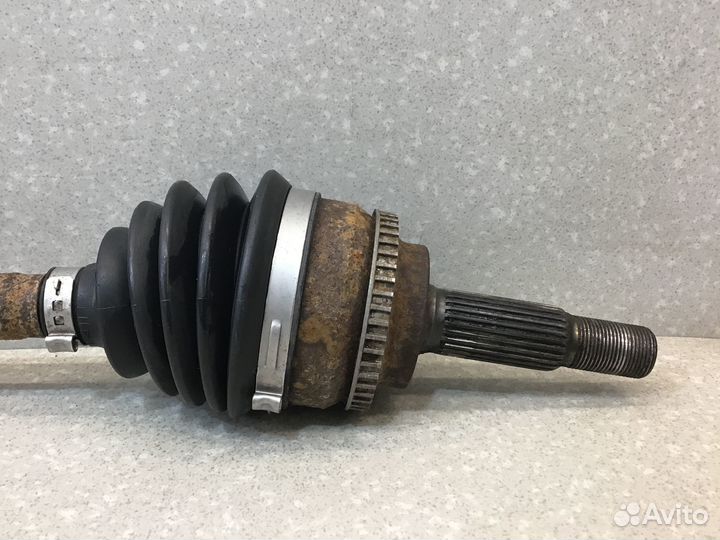 Полуось передняя правая Toyota Avensis II 2003-200