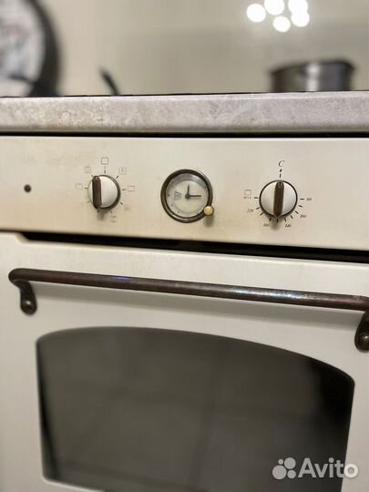 Духовой шкаф Ariston электрический