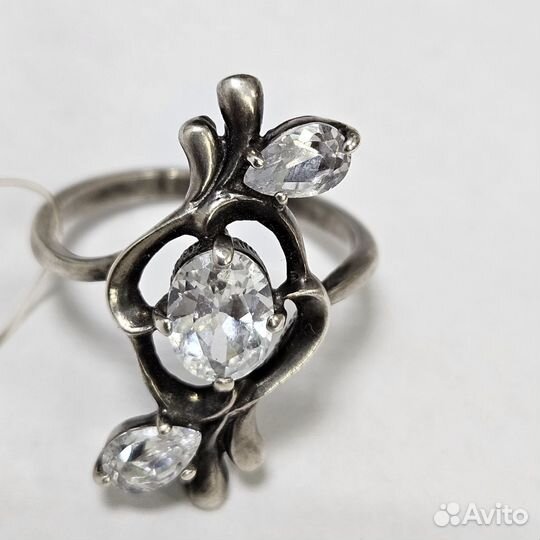 Серебряное кольцо женское