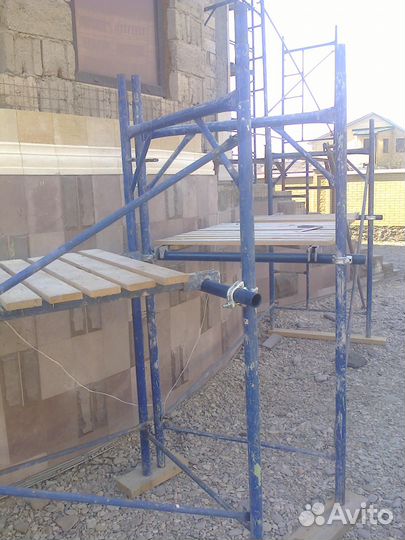 Аренда фасадных лесов, вышек-тур, лестниц