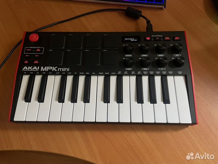 Миди-клавиатура Akai mpk mini mk3