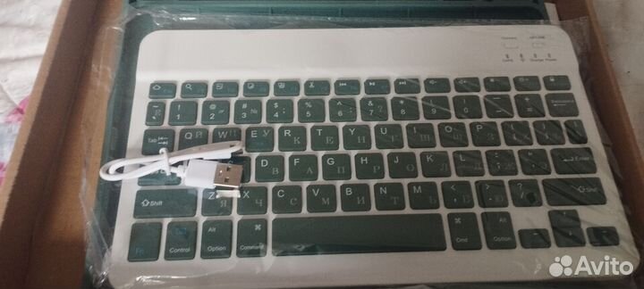 Чехол для iPad с клавиатурой