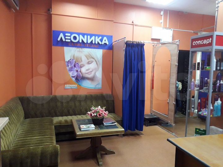 Помещение с отдельным входом 67.0 кв.м