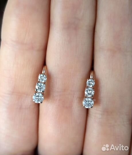 Золотые серьги с бриллиантами