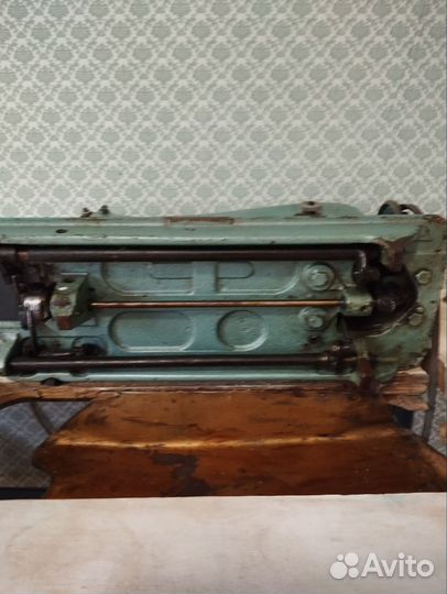 Швейная машинка 1022м