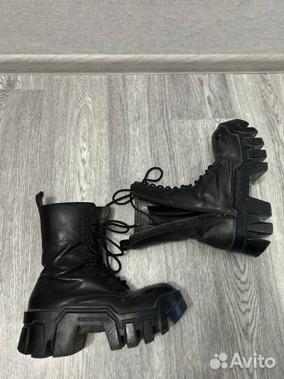 Balenciaga Bulldozer