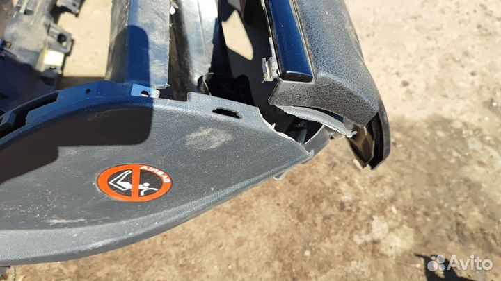 Панель торпеда priora 2