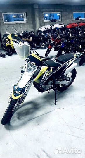 Мотоцикл Apollo Tracker 250LE, 21/18 для любителей городских дорог