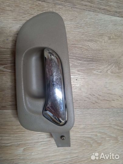 Внутренняя ручка двери Honda Odyssey пер.лев