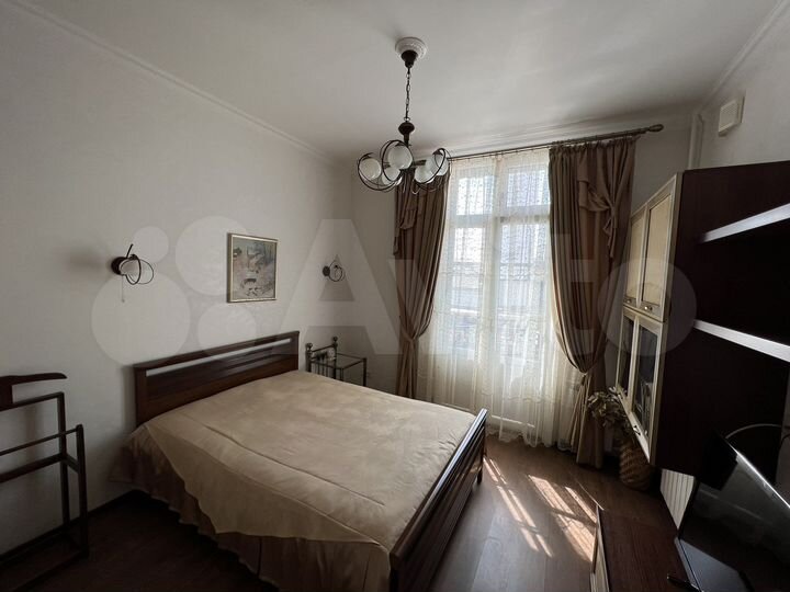 2-к. квартира, 70 м², 2/5 эт.