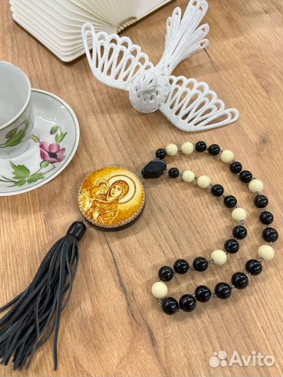 Четки в машину ручной работы из шара дева мария