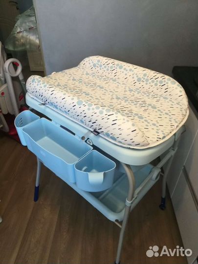 Ванночка для купания с пеленальным столиком