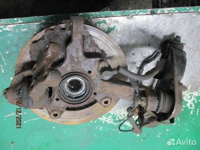 Ступица передняя правая Hyundai Terracan 2003