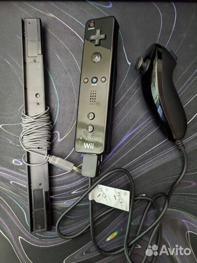 Wii Remote + Nunchuk + Sensor Bar