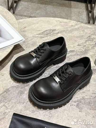 Туфли дерби Balenciaga Stomper Low Derby Leather