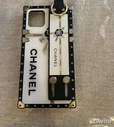 Чехол на iPhone 12