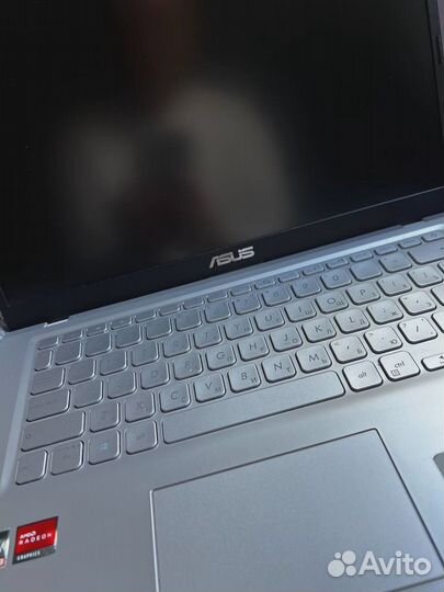 Ноутбук Asus D415DA