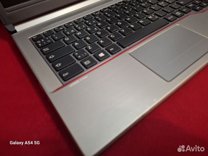 Ноутбук Fujitsu lifebook E Series