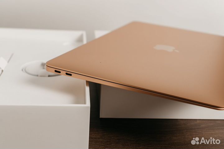 MacBook Air (M1, 2020) 8/256 гб, Gold (mgnd3)