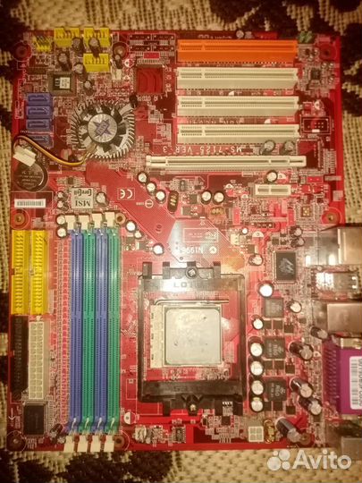Материнская плата с процессором
