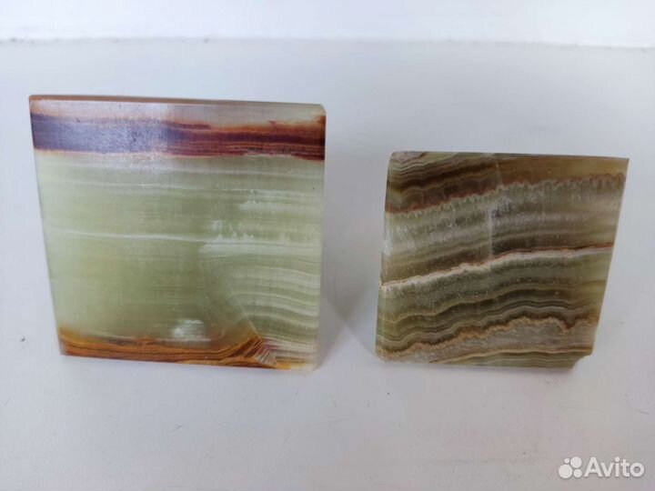 Пирамиды из оникса парой
