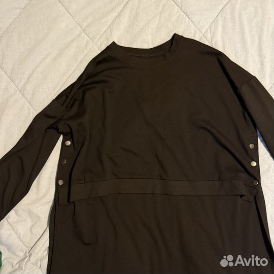 Свитшот с длинной задней стороной черный