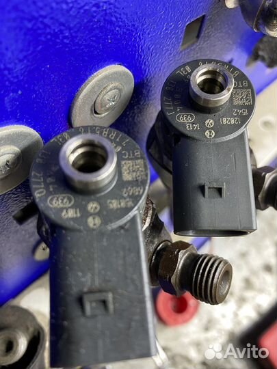 Форсунка vag passat b7 03L130277J