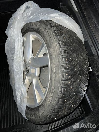 Michelin X-Ice North 4 215/55 R17 98T
