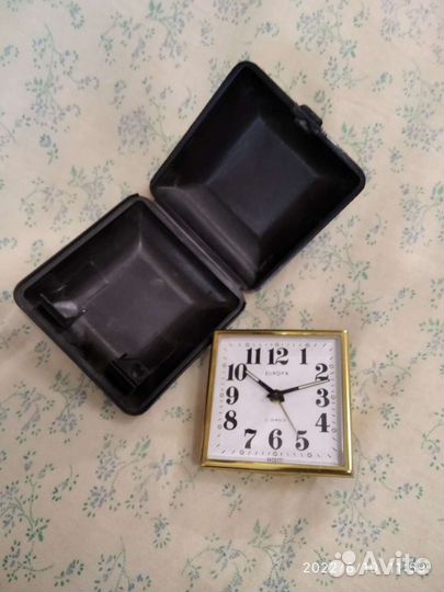 Часы будильник