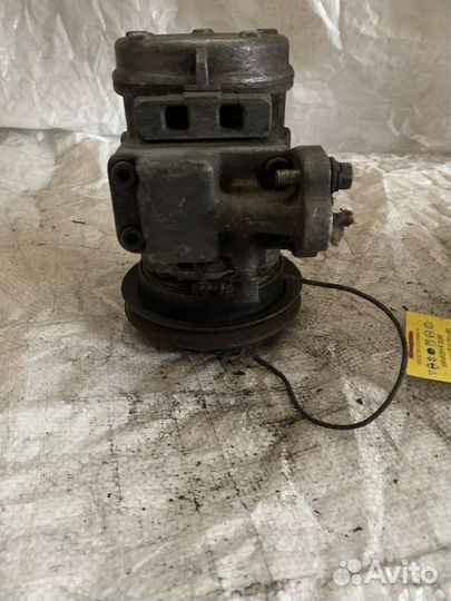 Компрессор кондиционера Mitsubishi Mirage