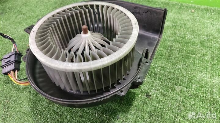 Моторчик печки Skoda Fabia 5J 2010