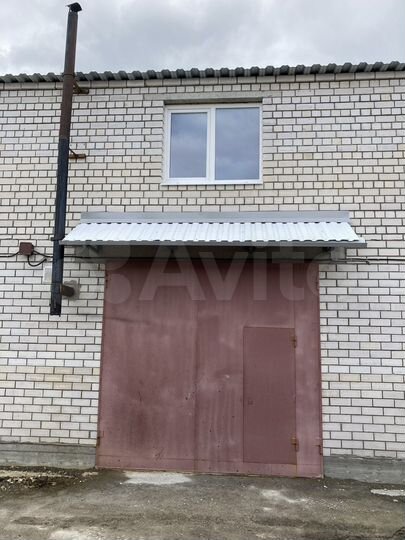 Гараж, > 30 м²