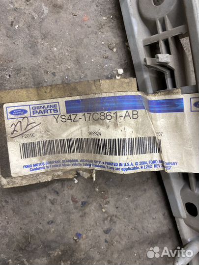 Направляющая переднего бампера ford focus 2