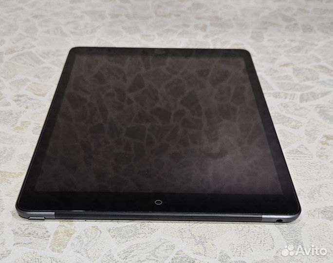 iPad 10.2