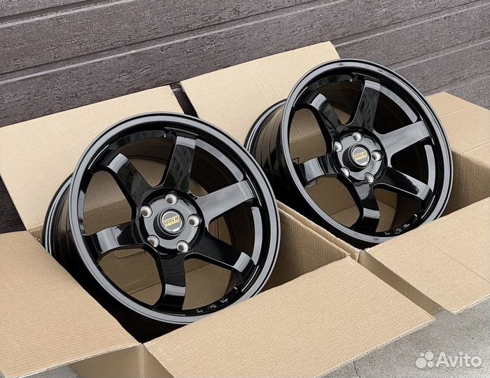 Rays R17x8 5x114,3 ET35 CB73,1