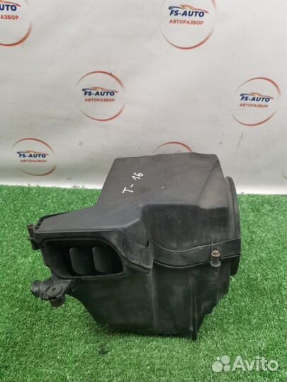 Корпус воздушного фильтра Ford Focus 2 хетчбэк 2.0