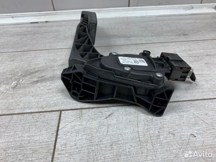 Педаль газа Opel Insignia универсал A 20 DTH 2009