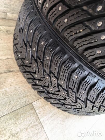 Nokian Tyres Hakkapeliitta 8 215/50 R17