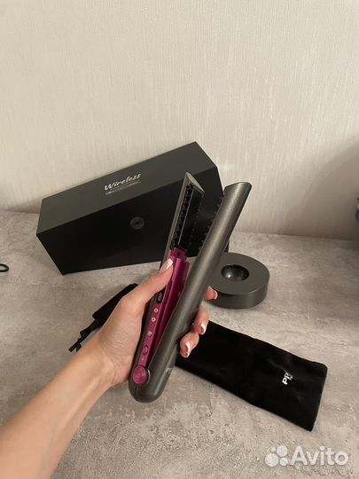 Выпрямитель для волос новый