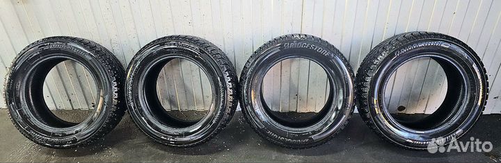 Bridgestone Ice Cruiser 7000S 215/60 R16 95T