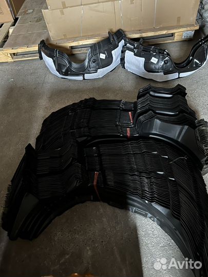 Подкрыльники на Лексус LX570