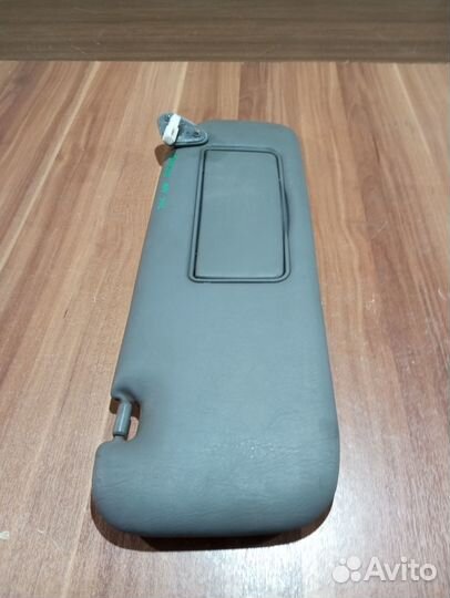 Солнцезащитный козырек правый Toyota land cruiser